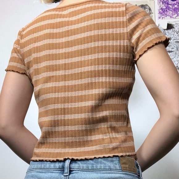 AE snap buttoned cropped shirt. - Picture 3 of 8